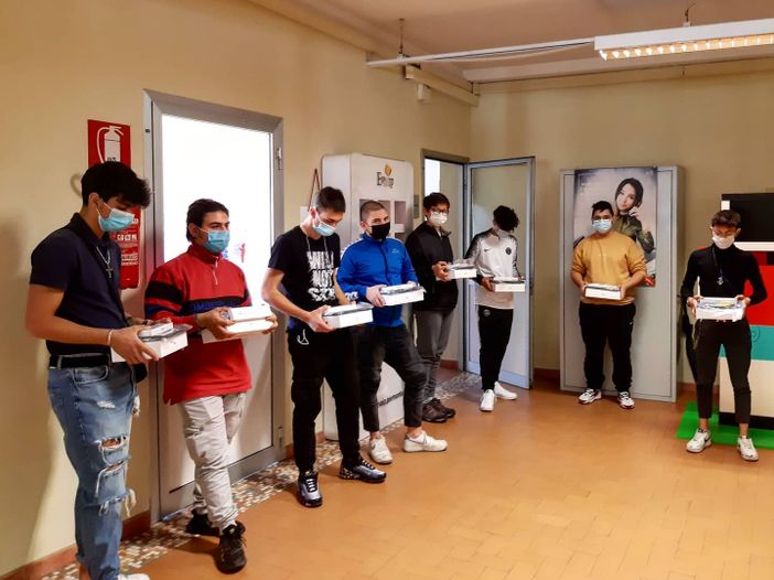 Grugliasco, all'Enaip arrivano gli iPad del progetto con Apple Grugliasco, all'Enaip arrivano gli iPad del progetto con Apple