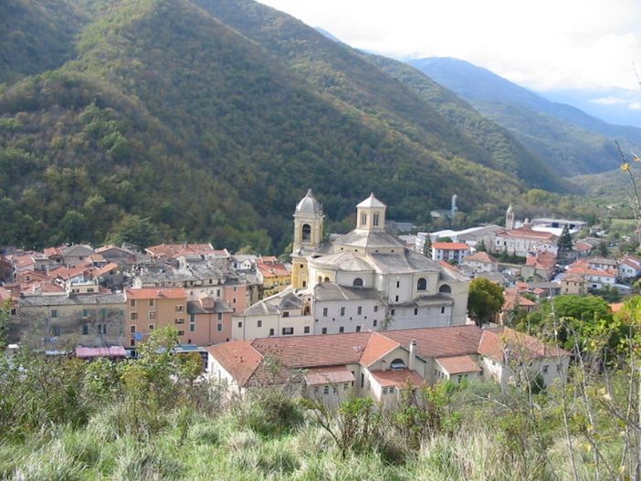 Pieve di Teco 1° comune dell’entroterra per la presenza di nuove attività sul territorio e 3° nell'Imperiese Pieve di Teco 1° comune dell’entroterra per la presenza di nuove attività sul territorio e 3° nell'Imperiese