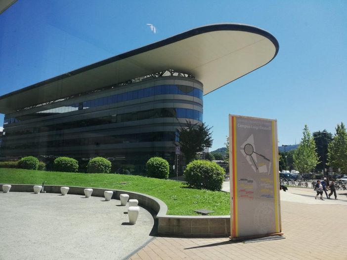 L’Unione Europea torna ad assumere: il 24 maggio scade il bando per diventare assistenti di lingua Italiana