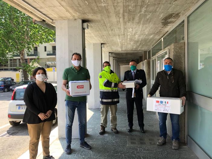 Coronavirus, donate al Comune mille mascherine da parte della Comunità Evangelica