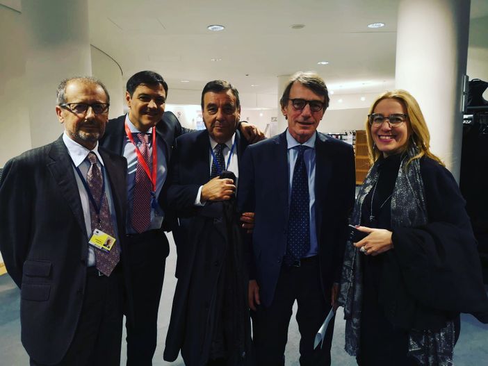 Andrea Ballarè con altre personalità a Bruxelles