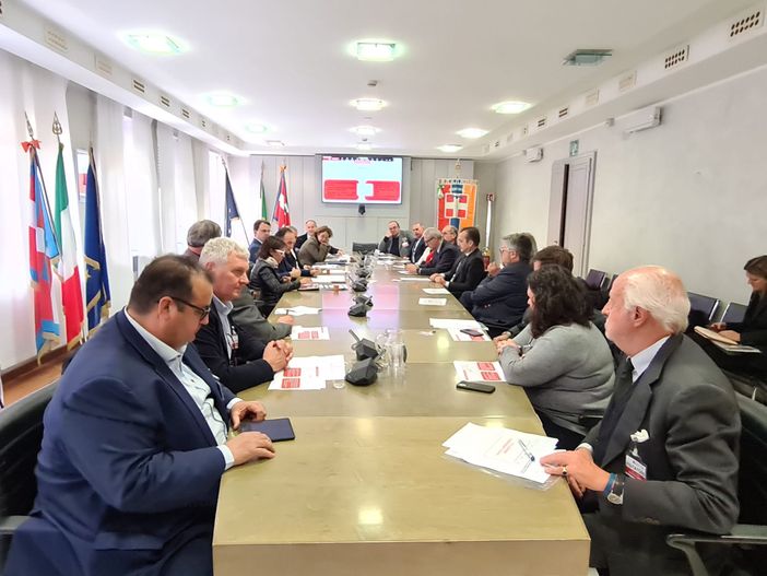 tavolo di confronto tra politica ed economia tavolo di confronto tra politica ed economia