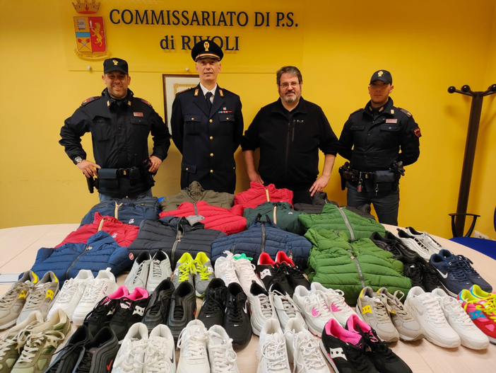 Rivoli: vestiti sequestrati nel 2018 donati ai profughi ucraini Rivoli: vestiti sequestrati nel 2018 donati ai profughi ucraini