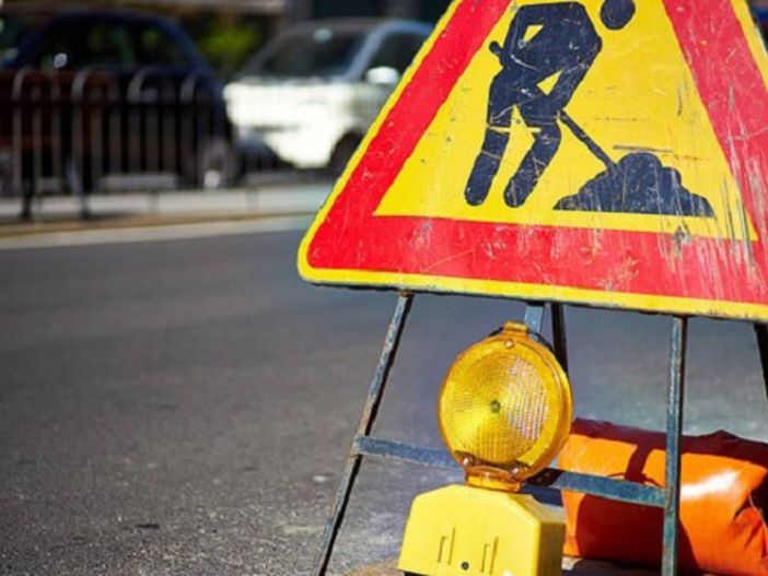 Lavori in corso a Grugliasco: il 9 e 10 maggio divieto di sosta e fermata in via Roma