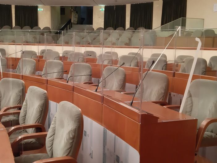 Il Consiglio regionale torna in presenza. E i consiglieri fanno i tamponi in autonomia Il Consiglio regionale torna in presenza. E i consiglieri fanno i tamponi in autonomia
