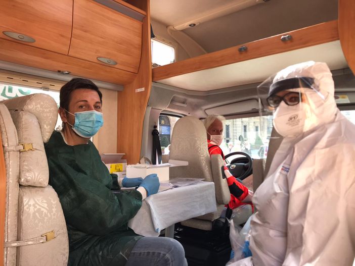 Quando fare il tampone e quando il test rapido: i suggerimenti dell'Ordine dei Medici di Torino Quando fare il tampone e quando il test rapido: i suggerimenti dell'Ordine dei Medici di Torino