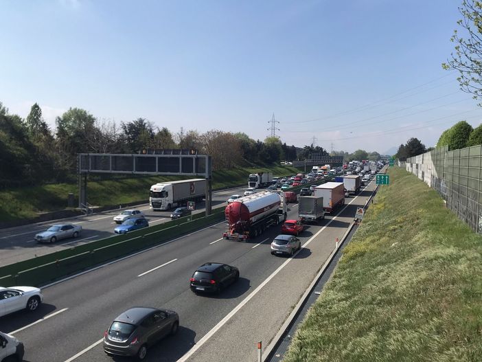 Traffico in tilt in tangenziale Traffico in tilt in tangenziale