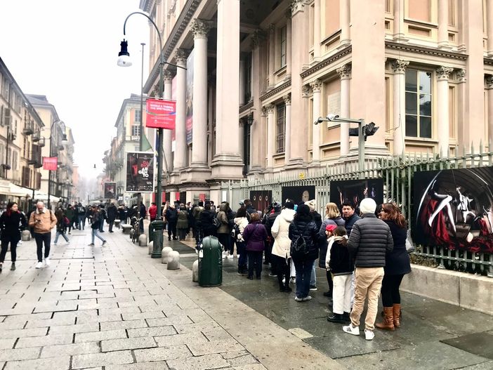 turisti in coda - foto d'archivio turisti in coda - foto d'archivio