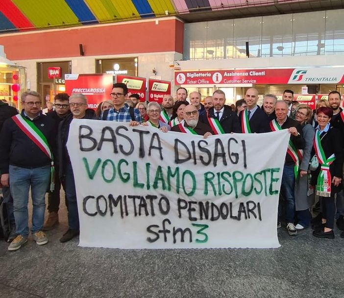 Protesta dei sindaci del territorio per i servizi del trasporto ferroviario locale