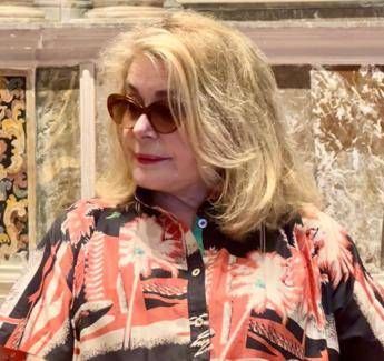 Catherine Deneuve: "Amo tutto dell'Italia a parte la politica" Catherine Deneuve: "Amo tutto dell'Italia a parte la politica"