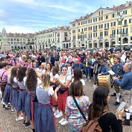 Domani il “Paulaner Oktoberfest Cuneo” apre nel segno della novità restando sempre più fedele alla tradizione dell'originale bavarese Domani il “Paulaner Oktoberfest Cuneo” apre nel segno della novità restando sempre più fedele alla tradizione dell'originale bavarese