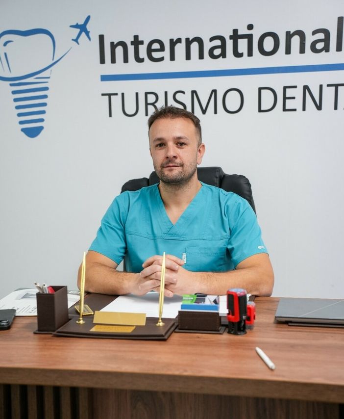 Il coraggio di sorridere oltre confine: l'eccellenza italiana dell'implantologia sbarca in Romania