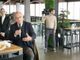 Intervento in una discussione in sala