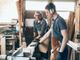 Apprenditsti artigiani al lavoro