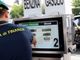 Controlli della Guardia di Finanza alle pompe di benzina