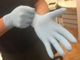 Anche l'Oms sostiene che "i guanti non sono raccomandabili". Cadrà l'obbligo nei supermercati?
