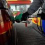 Carburanti, petrolio vicino a 120 dollari al barile: nuovi aumenti per benzina e diesel Carburanti, petrolio vicino a 120 dollari al barile: nuovi aumenti per benzina e diesel