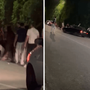 Taormina, auto a tutta velocità su giovani fuori da una discoteca - Il video Taormina, auto a tutta velocità su giovani fuori da una discoteca - Il video