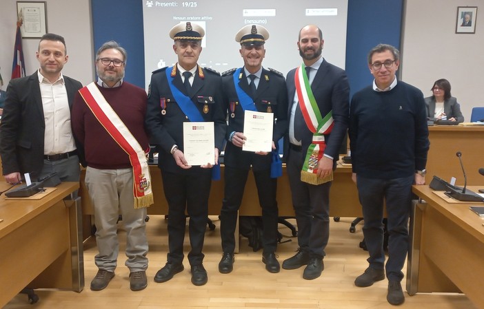 Collegno premia il comandante della Polizia locale Galletta e il commissario Sandri Collegno premia il comandante della Polizia locale Galletta e il commissario Sandri