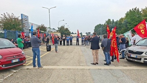 Il presidio tenuto davanti al sito di Sommariva Perno Il presidio tenuto davanti al sito di Sommariva Perno