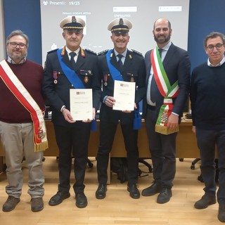 Collegno premia il comandante della Polizia locale Galletta e il commissario Sandri