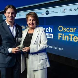 Oscar del Fintech 2026: eVISO, main partner della sesta edizione, consegna il primo eVISO ai Special Award a Palazzo Mezzanotte