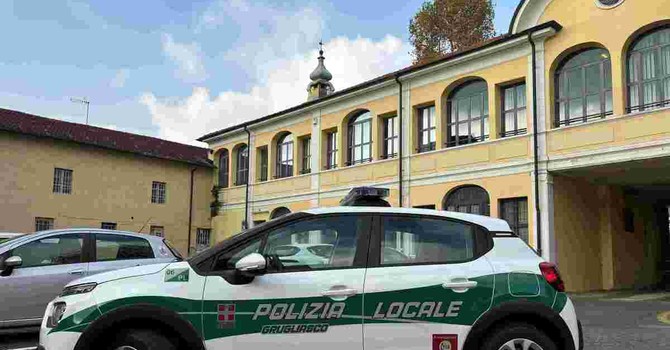Una vettura della Polizia locale di Grugliasco