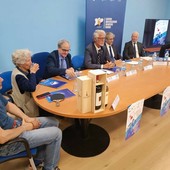 Una foto del tavolo dei relatori