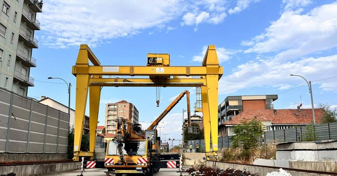 Collegno, avviati i lavori di smantellamento del carroponte lungo corso Francia