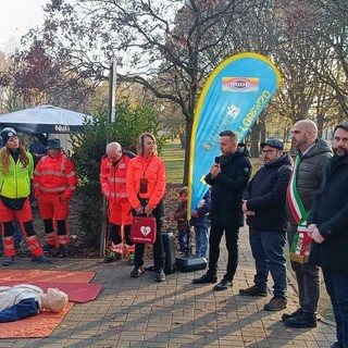 Un nuovo defibrillatore, al chiosco del Parco della Chiesa di Collegno