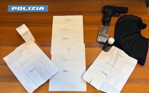 Falsificavano ricette mediche per produrre lo "sballo viola": scoperti e denunciati