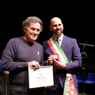 La Certosa d'Oro assegnata a Michele Catalano, storico maestro elementare