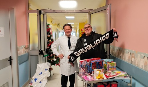 Juventus Club Grugliasco: doni e giocattoli per i bimbi dell'ospedale di Rivoli