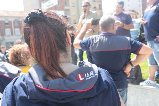 Lear: nessun piano di reindustrializzazione. E la cassa sta per finire per i 400 lavoratori Lear: nessun piano di reindustrializzazione. E la cassa sta per finire per i 400 lavoratori
