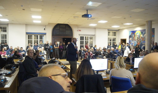 L'incontro nella sala consiliare L'incontro nella sala consiliare