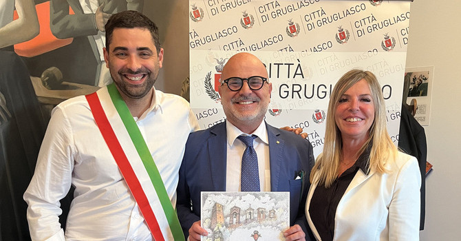 Matteo Pugliese tra il sindaco Gaito e l'assessora Colombo Matteo Pugliese tra il sindaco Gaito e l'assessora Colombo