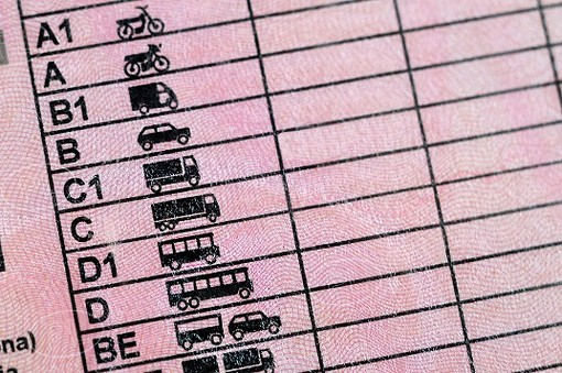 Torino al volante: crescono i patentati sotto la Mole, ora sono più di sette su dieci