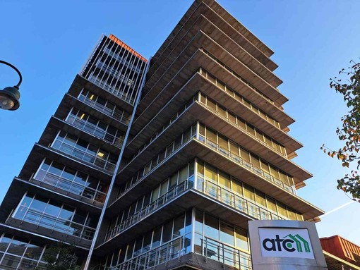 A Grugliasco case popolari senza ascensori da 5 mesi: bloccati in casa anziani e disabili