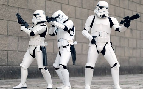 Mattoncini e iperspazio: Star Wars in versione Lego sbarca a Le Gru