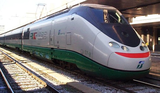 Rimborsi per Covid-19 su biglietti e abbonamenti dei treni, i pendolari: “Non sono ancora stati attivati, situazione abbastanza stucchevole”