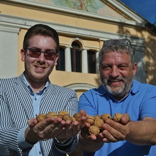 Il sindaco di Villanova Solaro Gabriele Giletta con il presidente della Pro loco Mauro Rosso Ph. Agenzia Acca