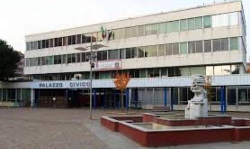 Una immagine del municipio di Collegno