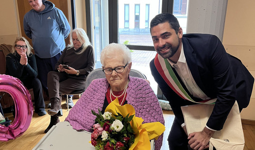 Anche il sindaco Gaito ha festeggiato i 100 anni della signora Guglielmelli