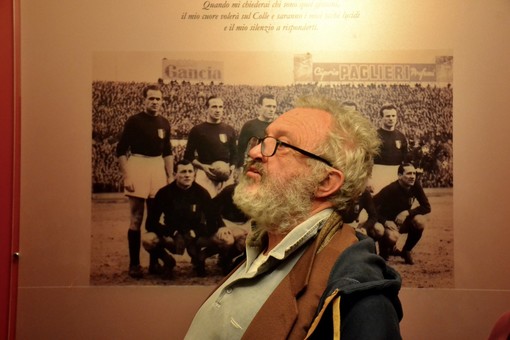 Tifosi armeni e l'ex direttore del Torino Film Festival in visita al museo della Leggenda Granata di Grugliasco