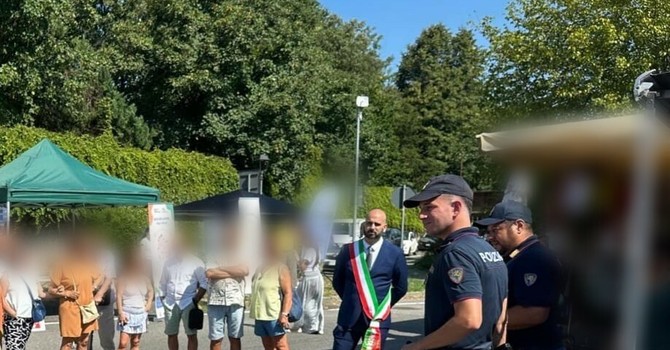 A Collegno la Polizia incontra i cittadini con "E...state con noi" A Collegno la Polizia incontra i cittadini con "E...state con noi"