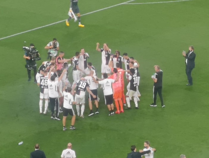 Ronaldo e Bernardeschi firmano la vittoria che vale lo scudetto: la Juve batte la Samp e può festeggiare