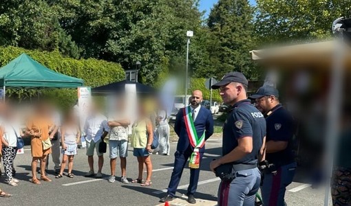 A Collegno la Polizia incontra i cittadini con "E...state con noi" A Collegno la Polizia incontra i cittadini con "E...state con noi"
