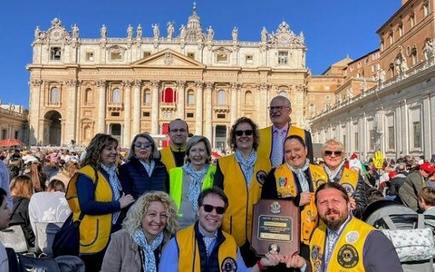 Solidarietà senza confini: i Lions del Nord-Ovest premiano l'impegno di Papa Leone XIV