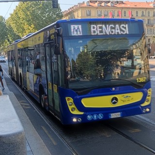 Metro chiusa, le opinioni sul bus sostitutivo: buona la frequenza, male l'affollamento