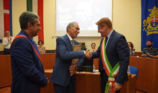 Rivoli conferisce la cittadinanza onoraria al Premio Oscar Wes Studi Rivoli conferisce la cittadinanza onoraria al Premio Oscar Wes Studi